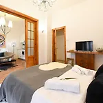 Apartamento Above The Energy Of Calea Victoriei - Bright 1br In