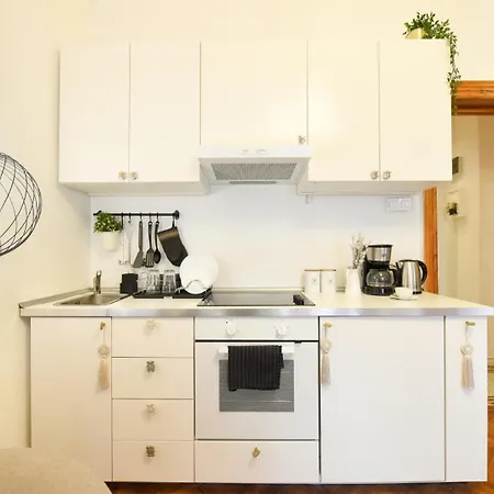 Above The Energy Of Calea Victoriei - Bright 1br In