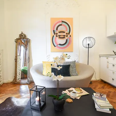 Apartmán Above The Energy Of Calea Victoriei - Bright 1br In