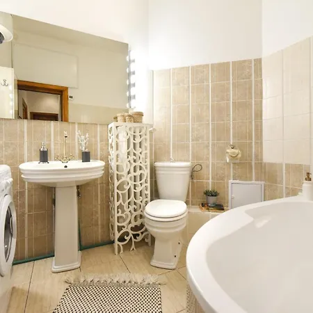 Above The Energy Of Calea Victoriei - Bright 1br In * Bukurešť