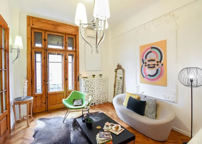 Above The Energy Of Calea Victoriei - Bright 1br In Apartment